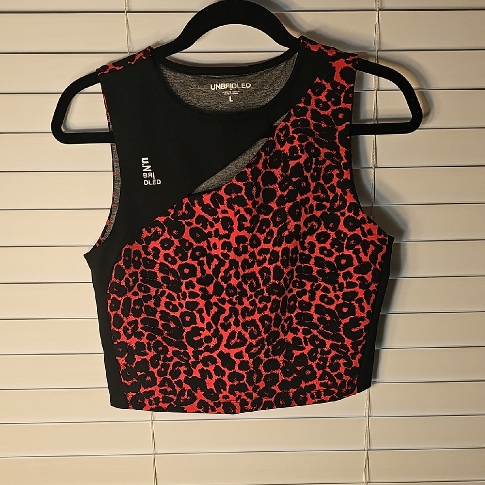 Athleticwear Crop Top Red And Black Size Large